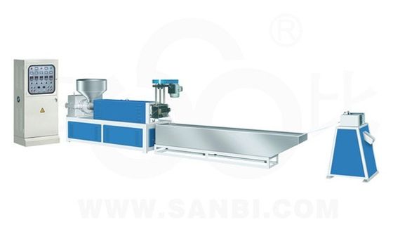 China Einzelne Schrauben-Verdrängungs-Plastikwiederverwertungsmaschine für HDPE-LDPE-Regeneration fournisseur