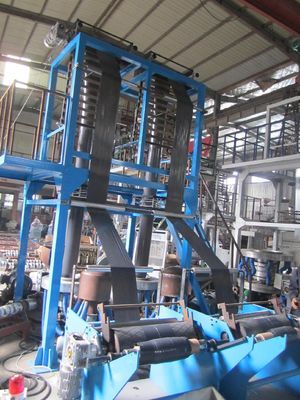 China Folienblasen-Maschinen-Doppelt-Kopf-Plastikschlagmaschinerie 700mm Breiten-LPE fournisseur